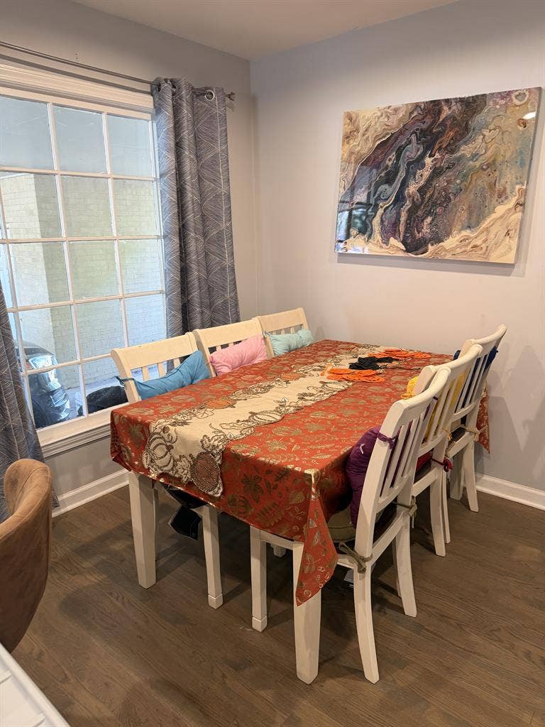 Room for rent in nice neighborhood