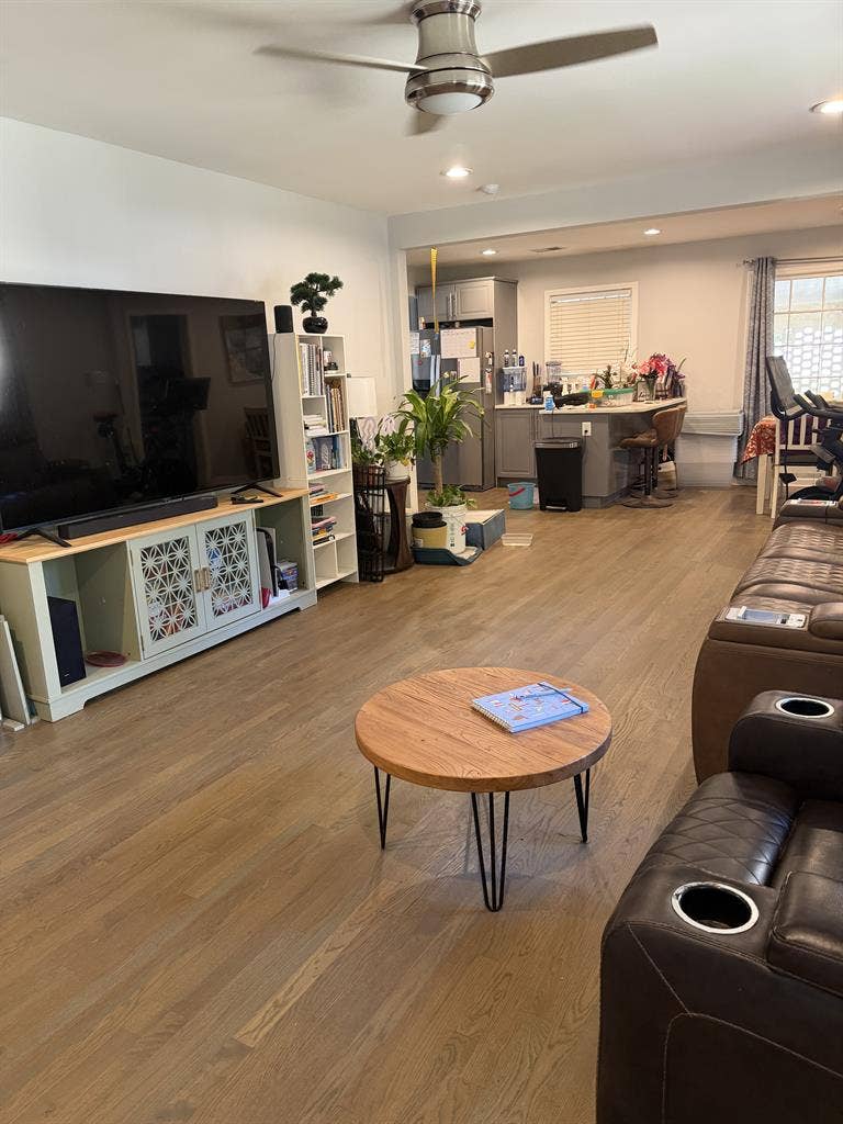 Room for rent in nice neighborhood
