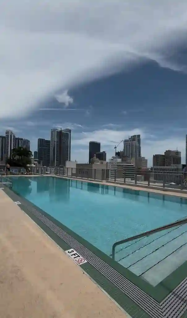 Private bed and bathroom Downtown