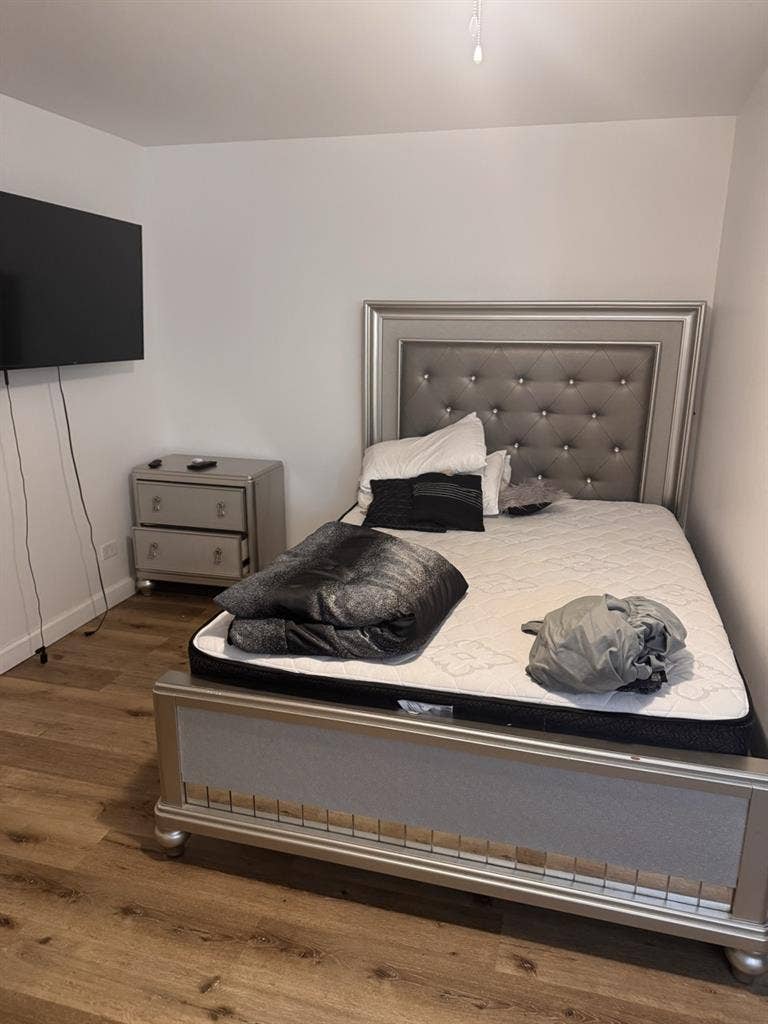 Private room for rent