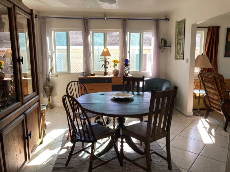 Room in HOUSE with a guest room!