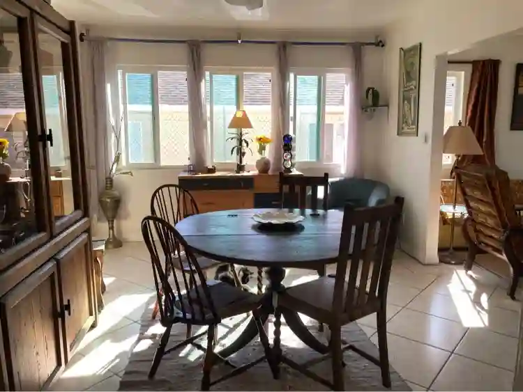 Room in HOUSE with a guest room!