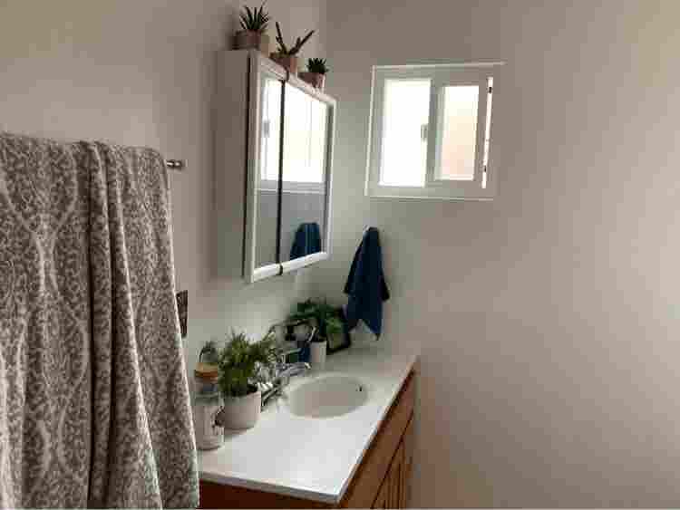 Room in HOUSE with a guest room!