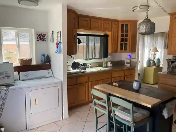 Room in HOUSE with a guest room!