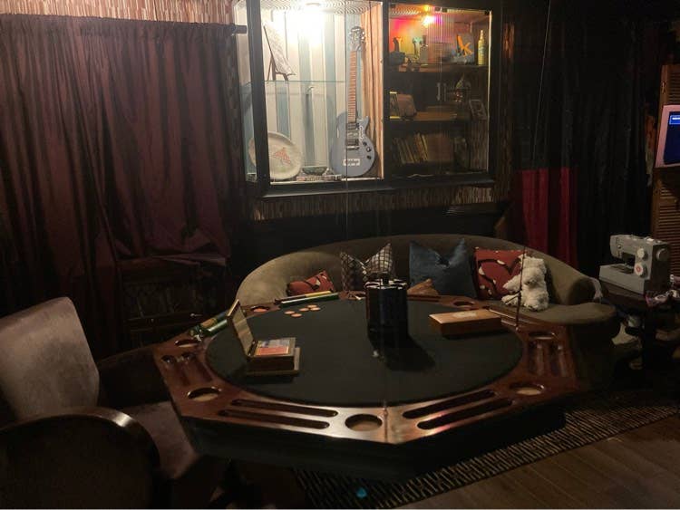 Room in HOUSE with a guest room!