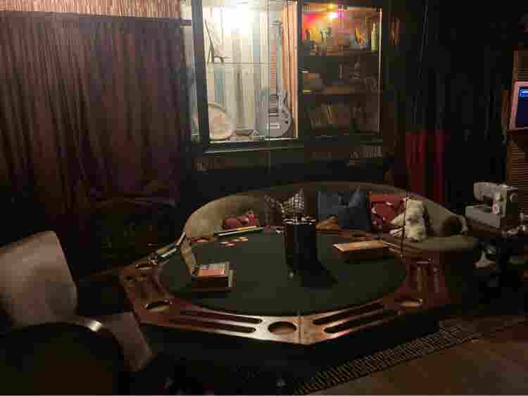 Room in HOUSE with a guest room!