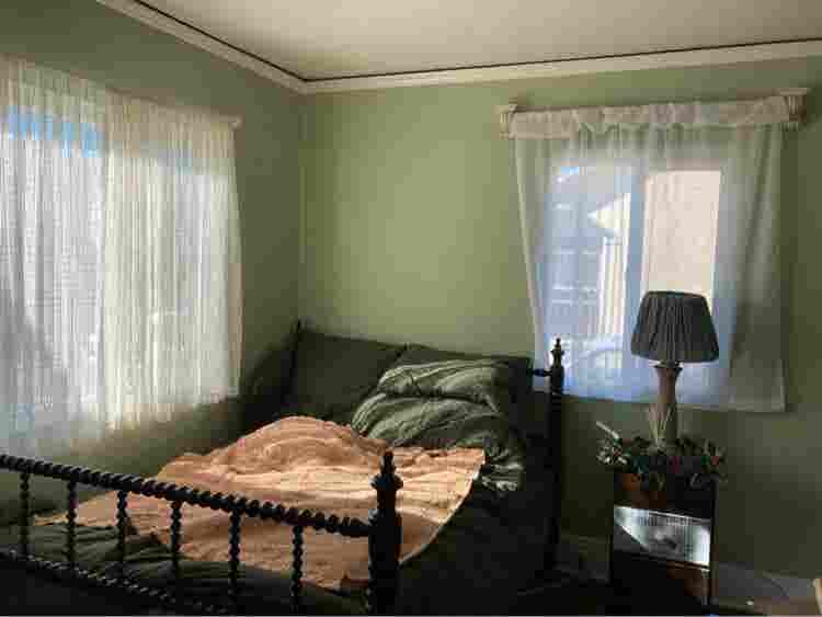 Room in HOUSE with a guest room!