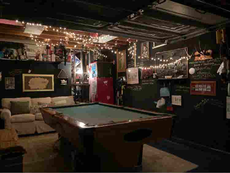 Room in HOUSE with a guest room!