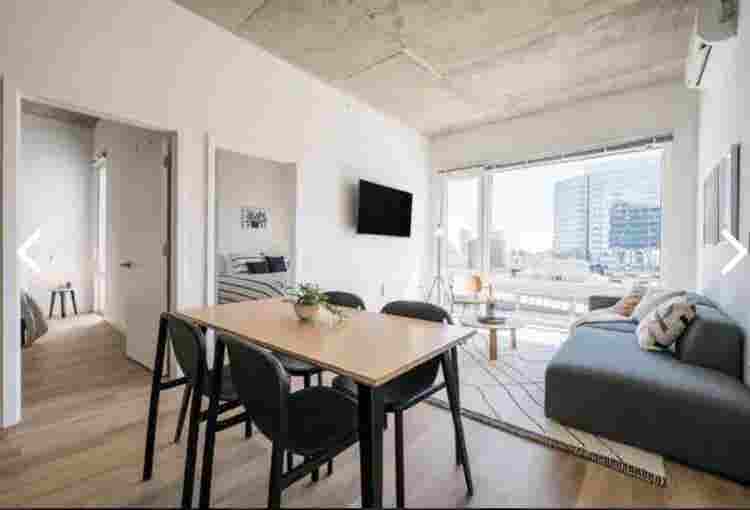 Room in Lincoln Park