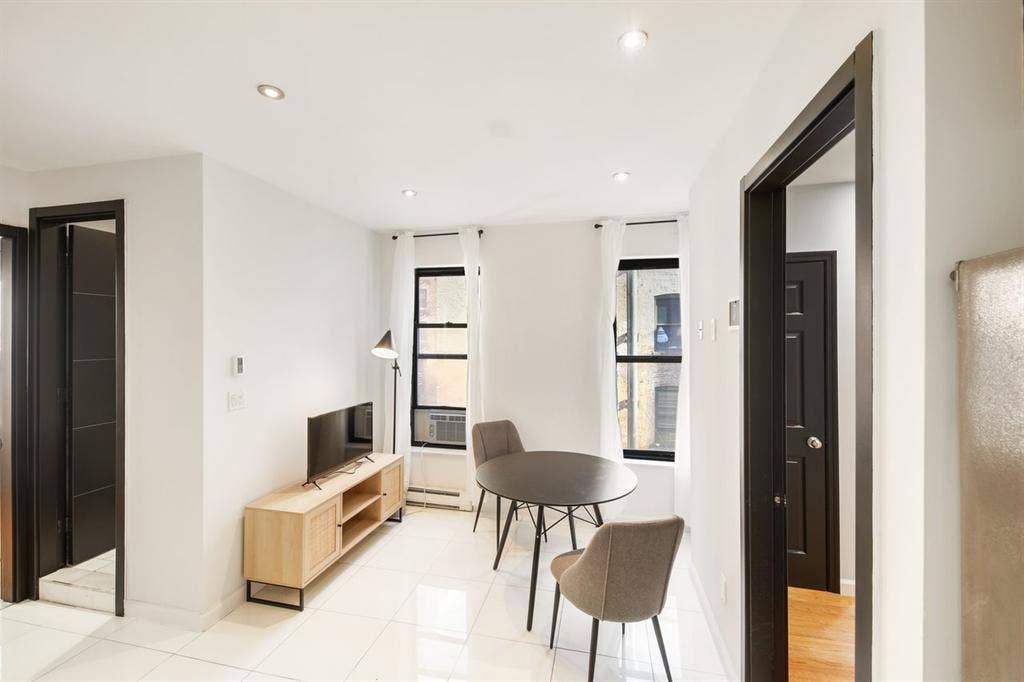 4 BR in New York City