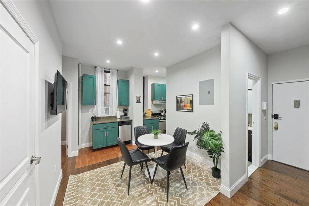 4 BR in New York City