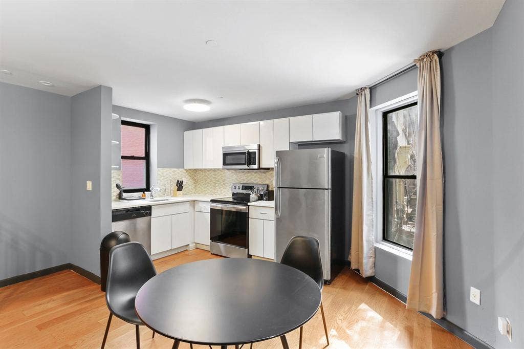 4 BR in New York City