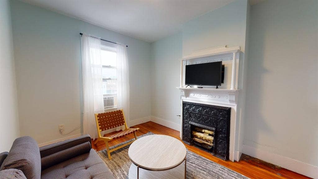 4 BR in Boston