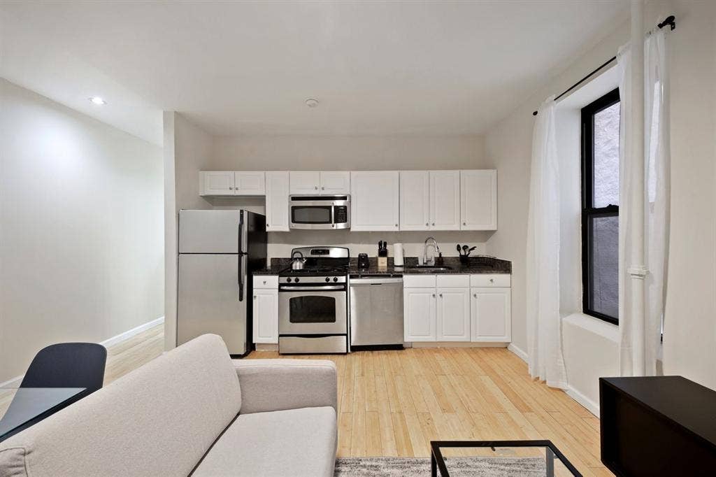 3 BR in New York City