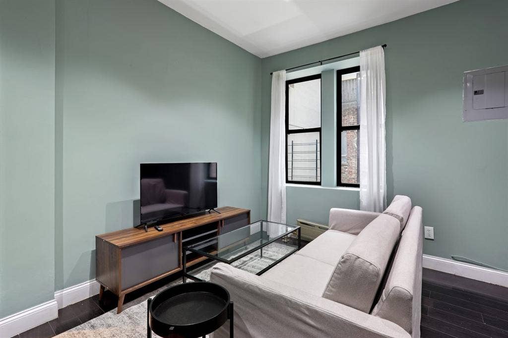 2 BR in New York City