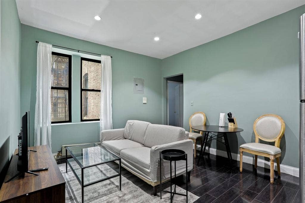 2 BR in New York City