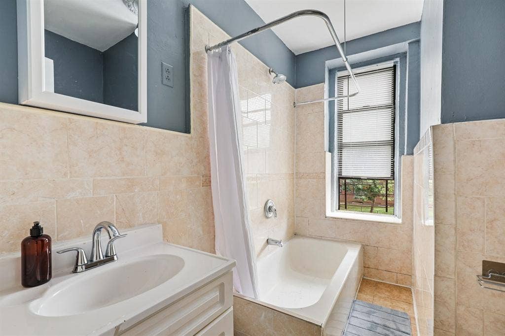 4 BR in New York City