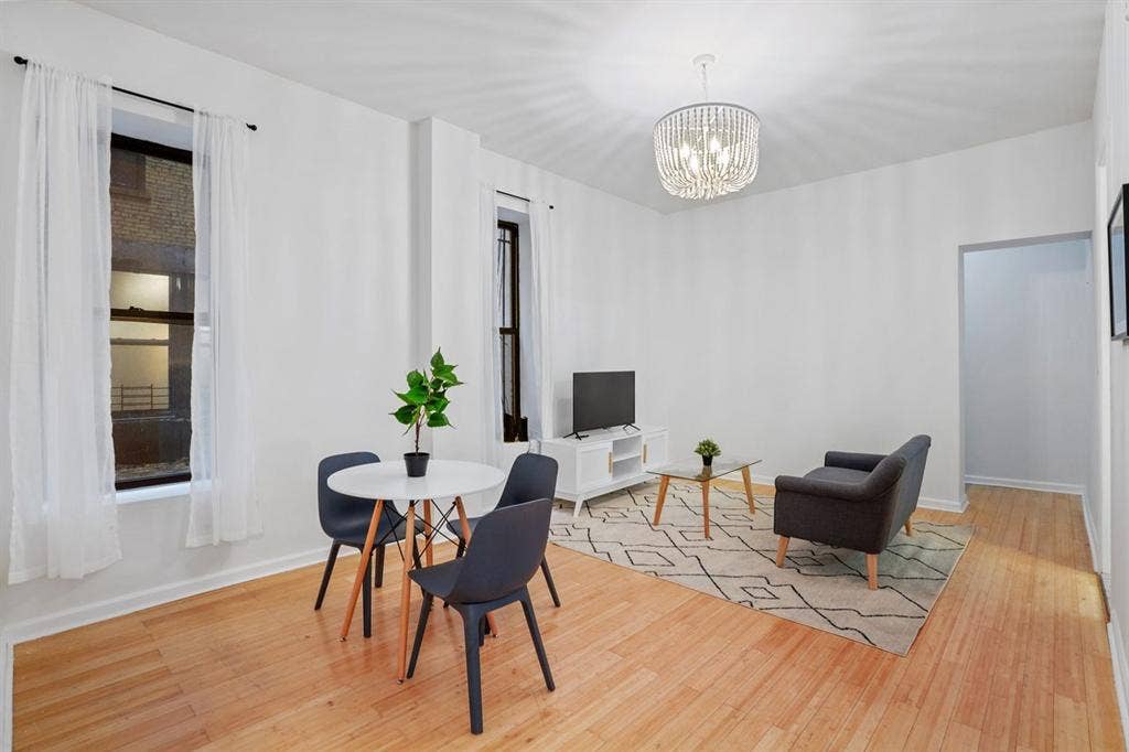 2 BR in New York City