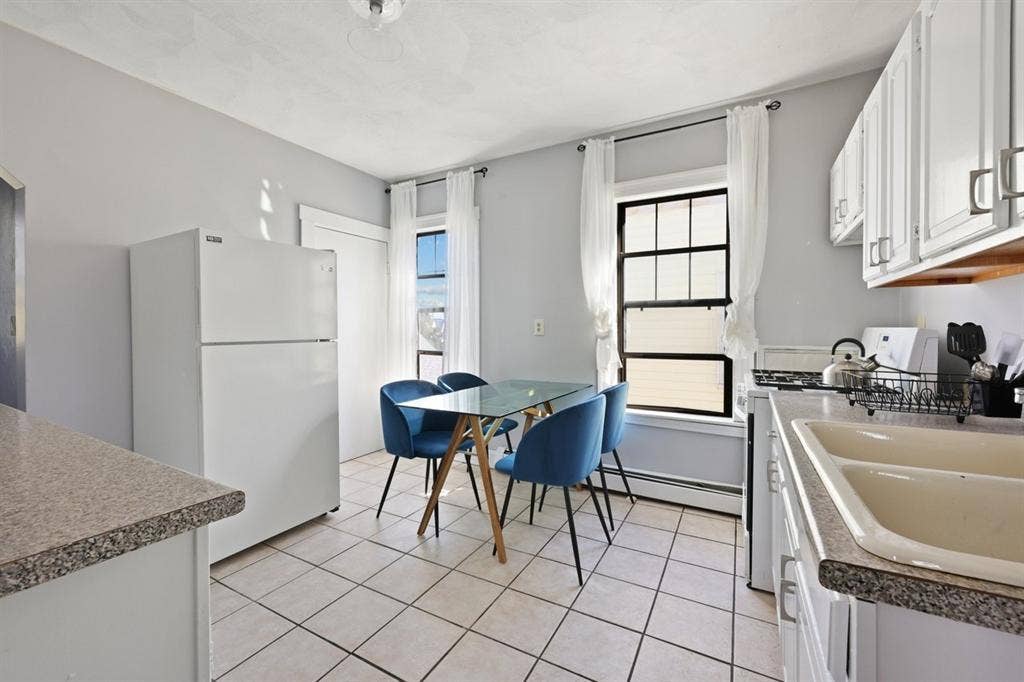 4 BR in Boston