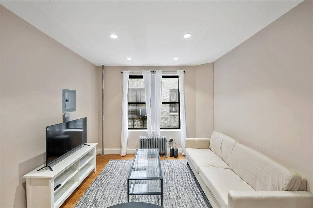 2 BR in New York City