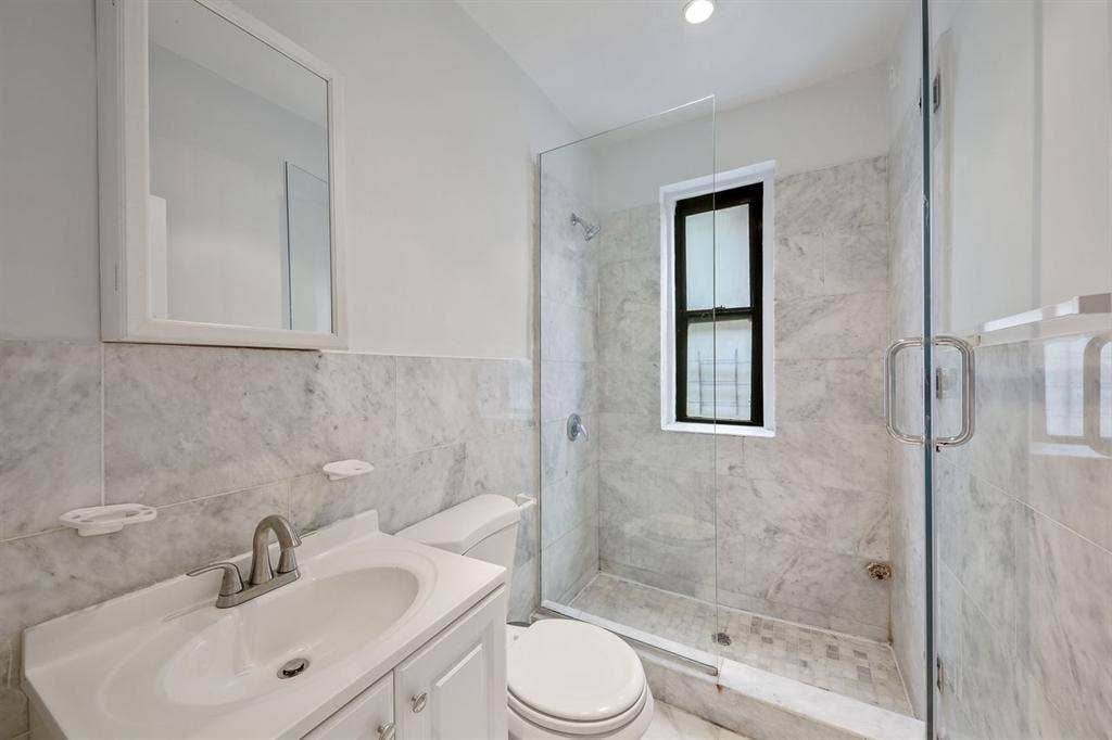 2 BR in New York City