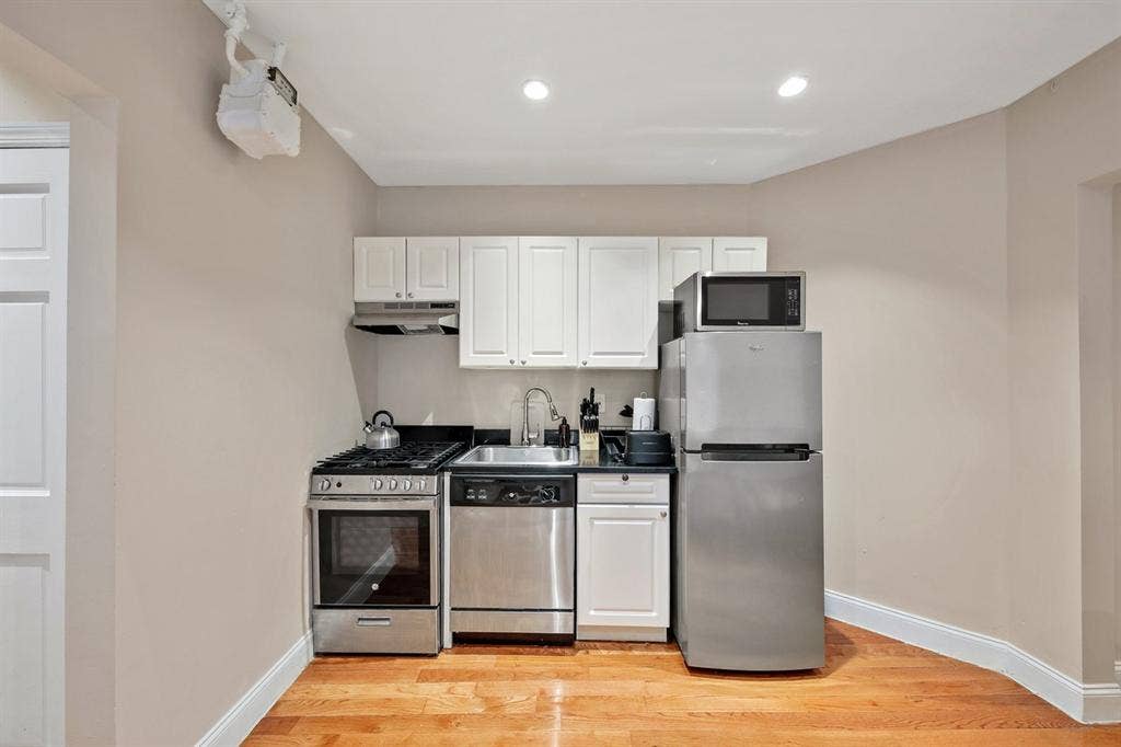 2 BR in New York City