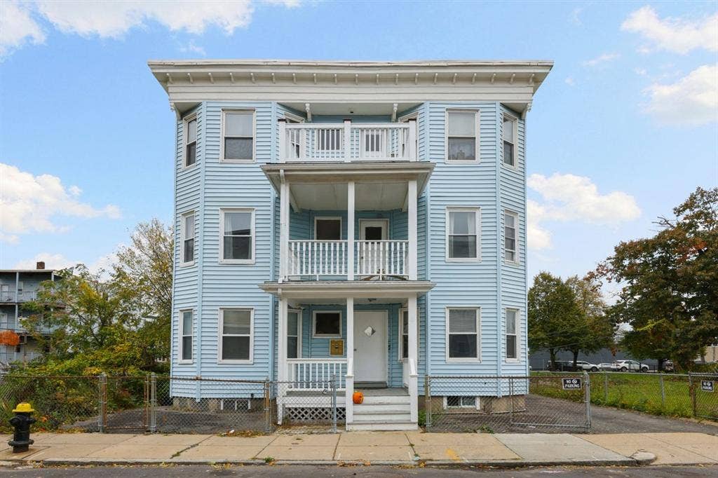 4 BR in Boston