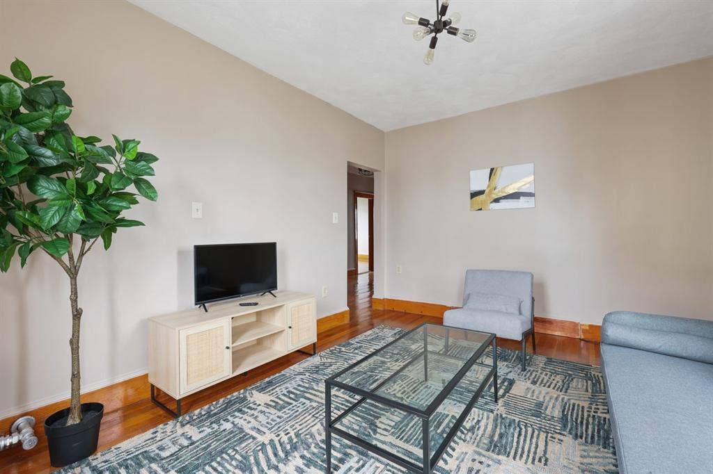 4 BR in Boston