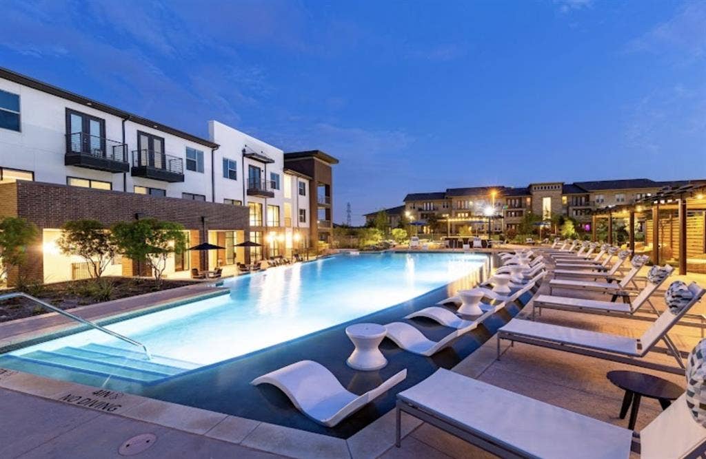 Spacious resort style