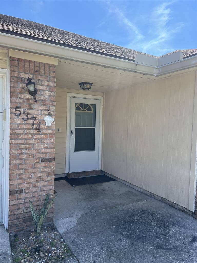 Charming  home with 2 car garage