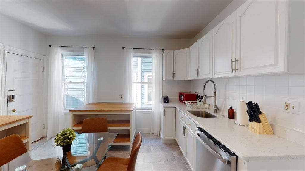 4 BR in Boston