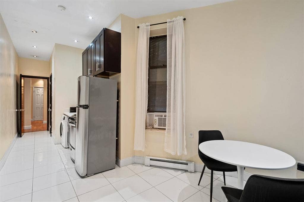 2 BR in New York City