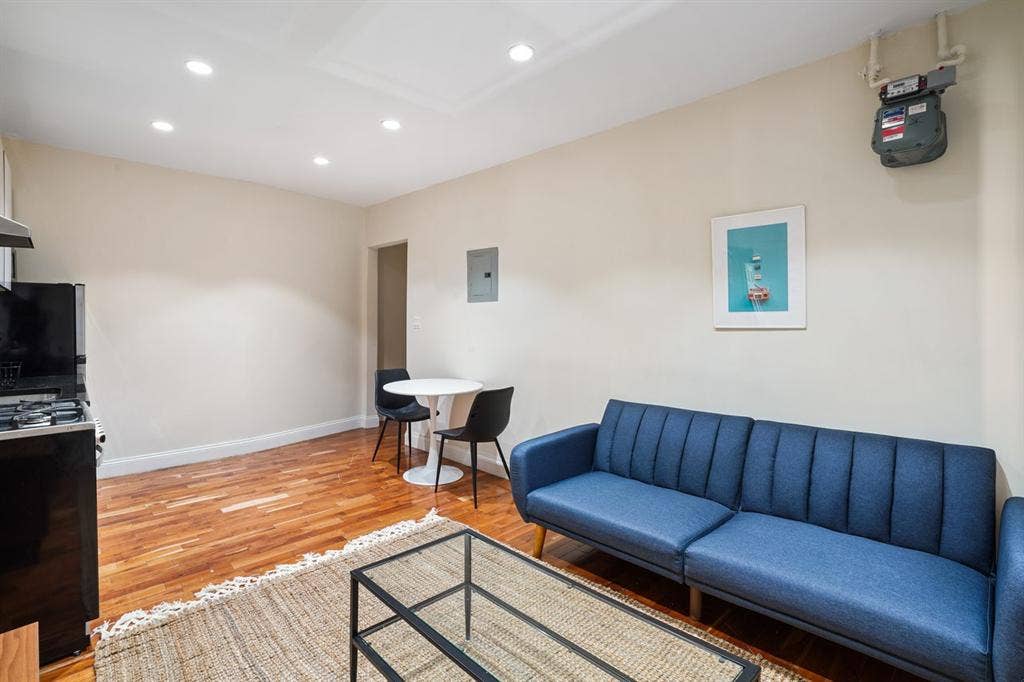 2 BR in New York City