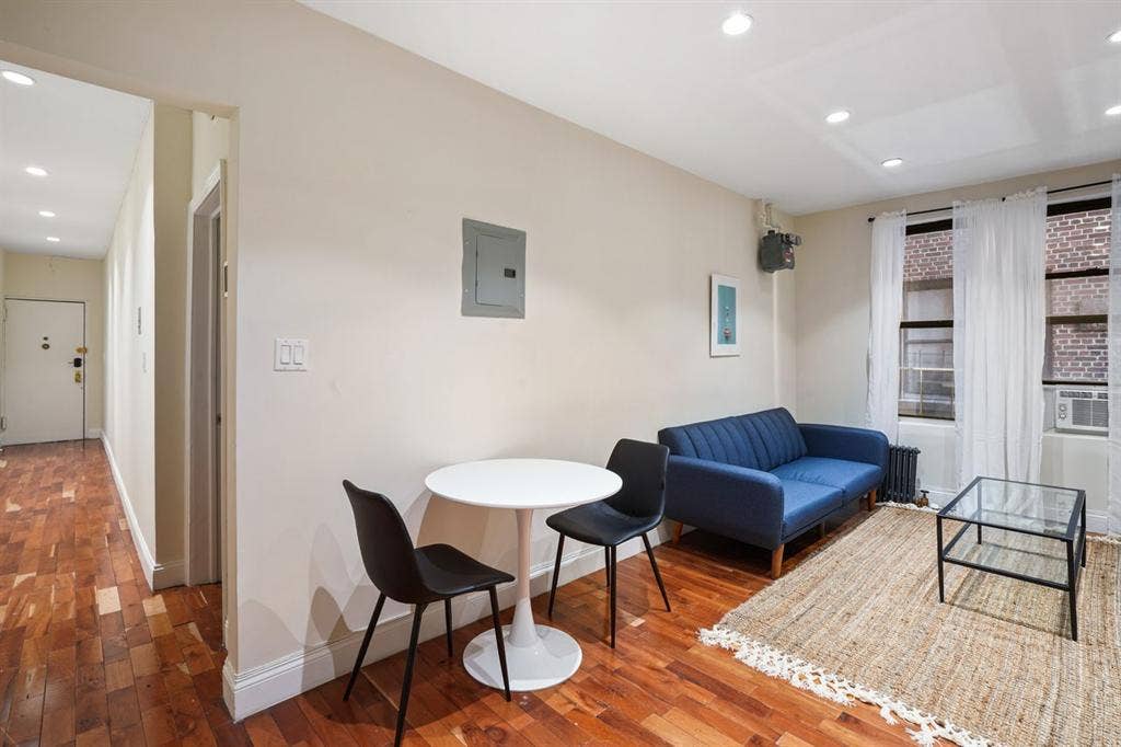 2 BR in New York City