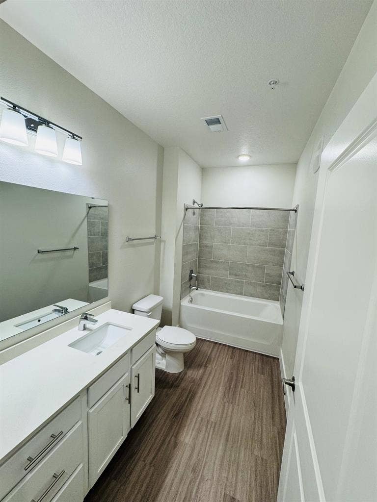 Bright private Bed/Bath Rockledge