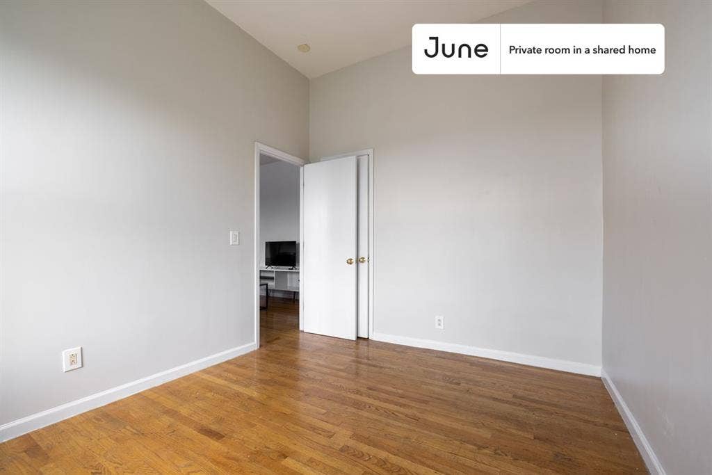 2 BR in New York City