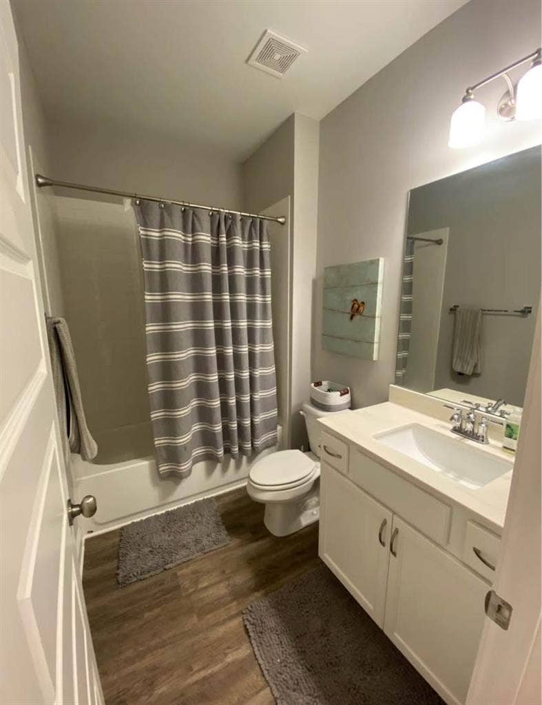 3 bed room and 2 bath house