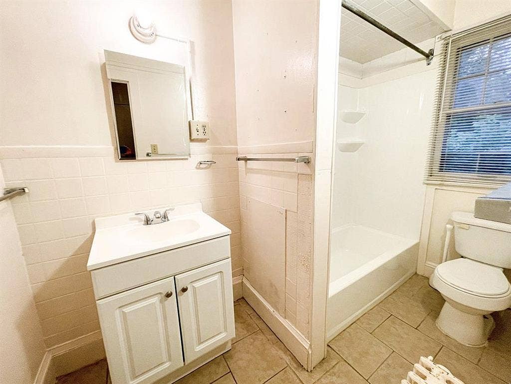 Apartment Subletter Jan - July