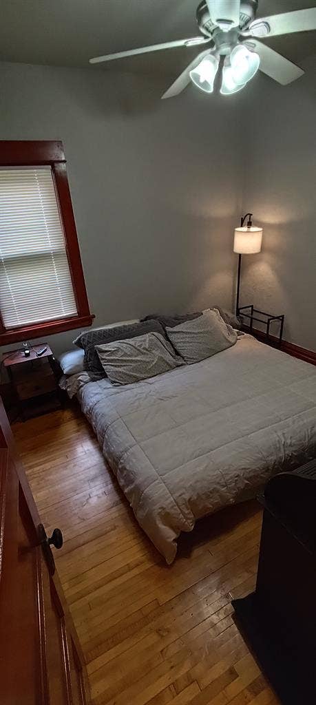 Room for rent
Shared bathroom