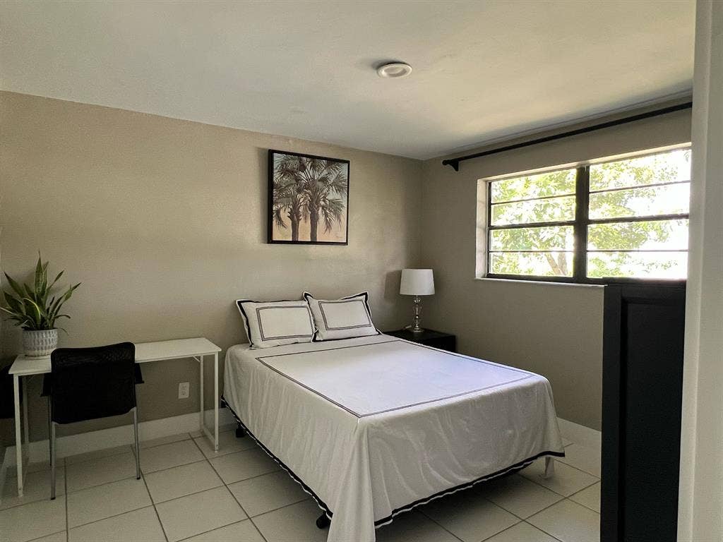 Bella habitacion amueblada Aeropuer