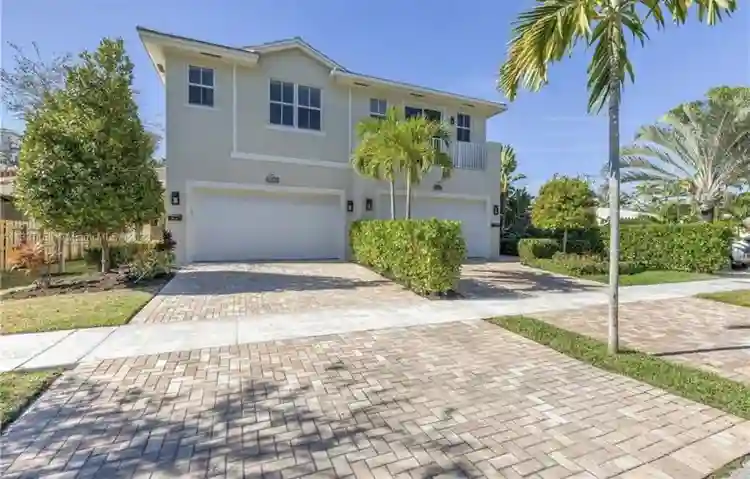 2 luxury spacious rooms for rent