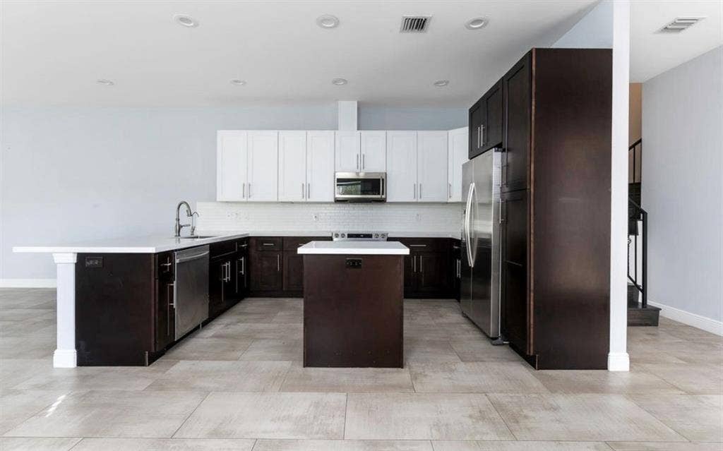 2 luxury spacious rooms for rent
