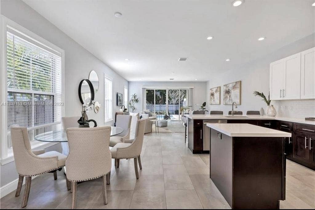 2 luxury spacious rooms for rent