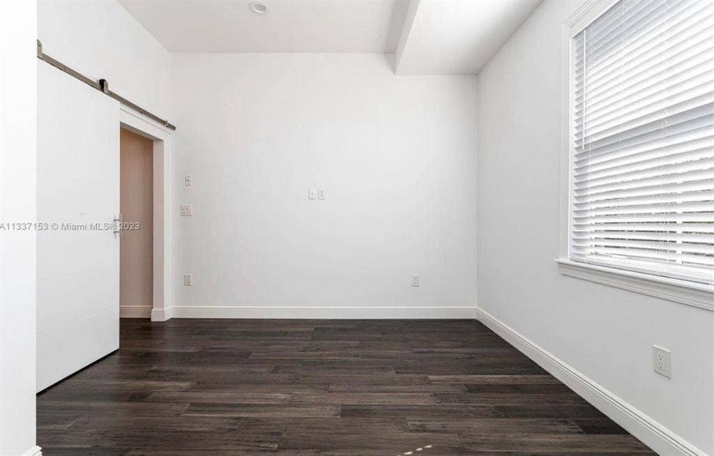 2 luxury spacious rooms for rent