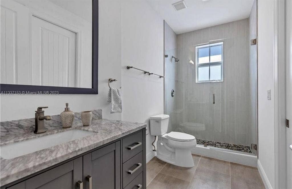 2 luxury spacious rooms for rent