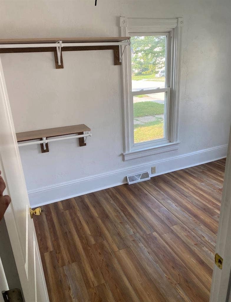 Looking for a roommate