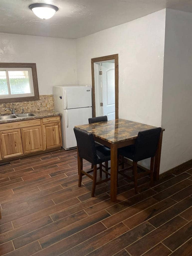 Looking for a roommate