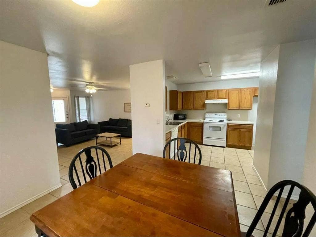 🏡  Bath Home for Rent