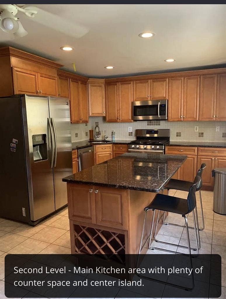 Looking for a female roommate !