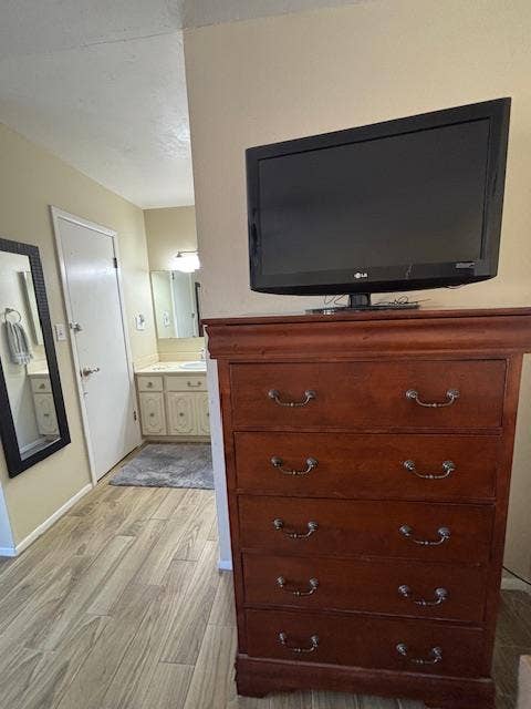 Master Bedroom, Bathroom ensuite
